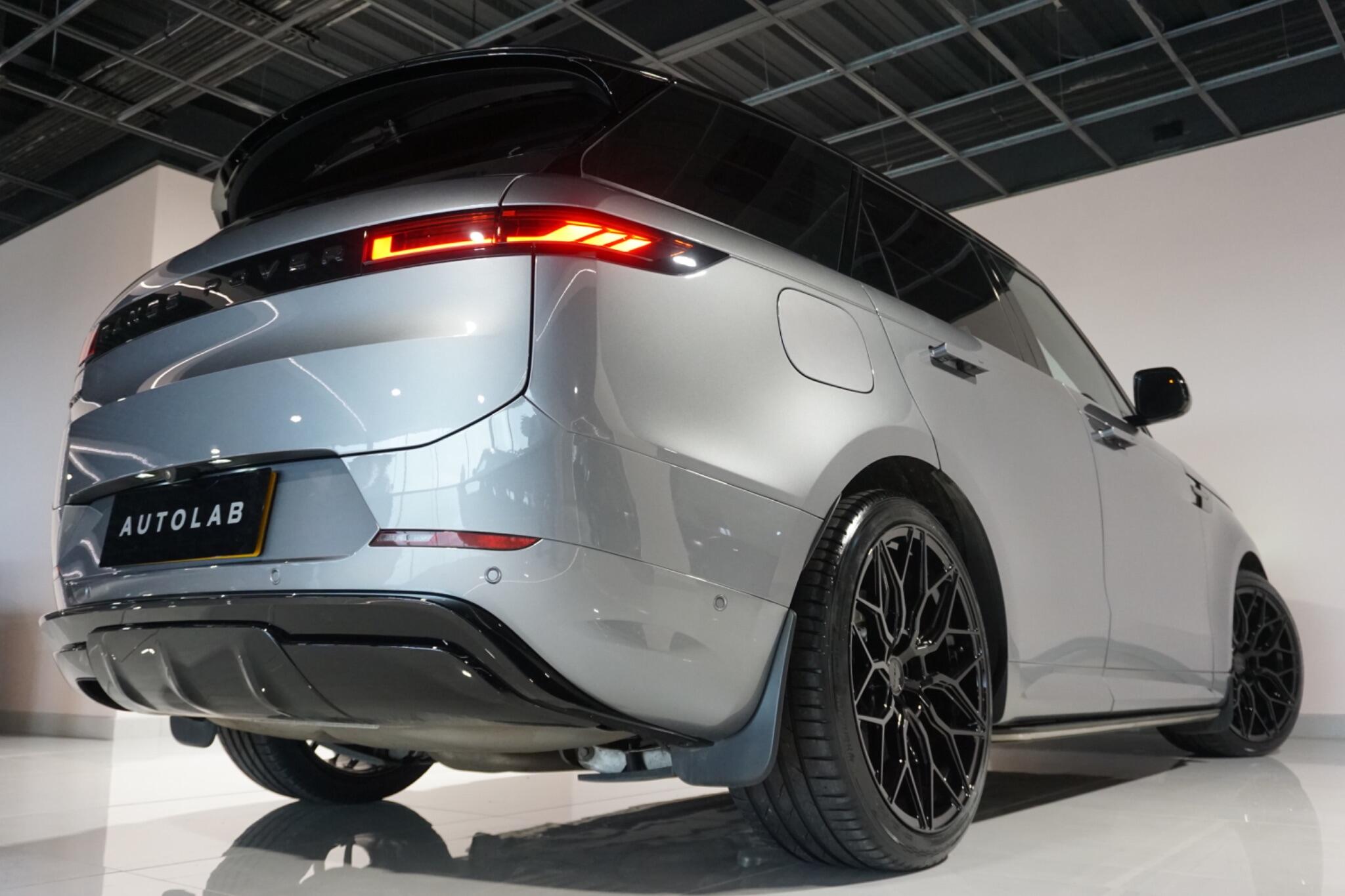 Land Rover Range Rover Sport 3.0 D300 MHEV Stealth Edition SUV 5dr Diesel Auto 4WD Euro 6 (s/s) (300 ps)